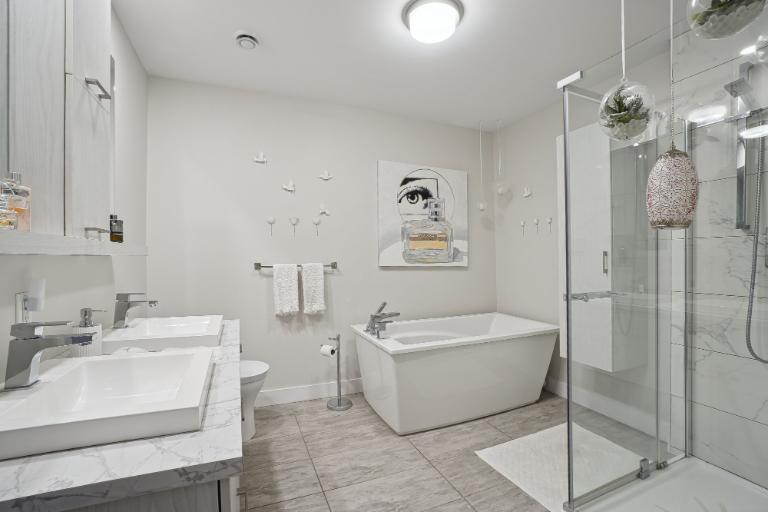 2 CH - 2 SDB - Bromont - $2,150 /mo 5