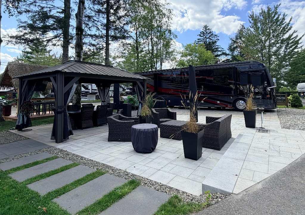 24 Rue Lafontaine, Bromont, QC, Canada — photo 3