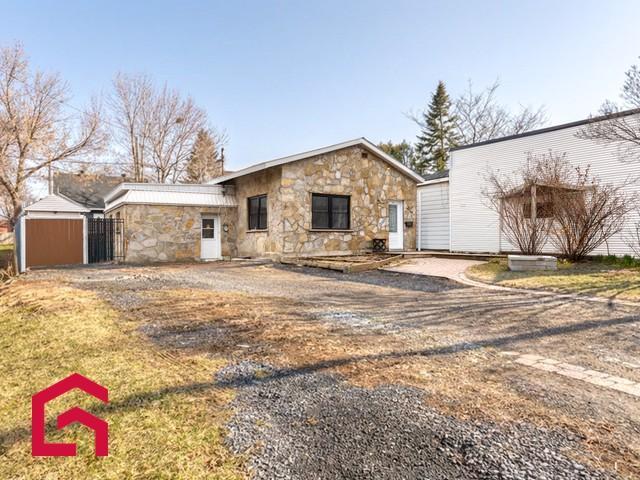 3188 Av. Hector — photo 1