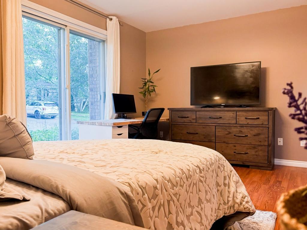 4 ½ Rez-de-chaussée | Tout meublé/équipé | 2 Stationnement 5