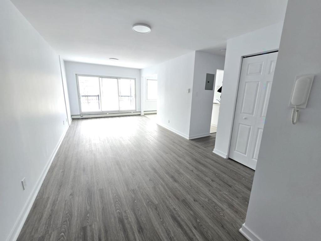 4 1/2 disponible avec poss. stationnement à Lachine Montréal - appartement / logement à louer