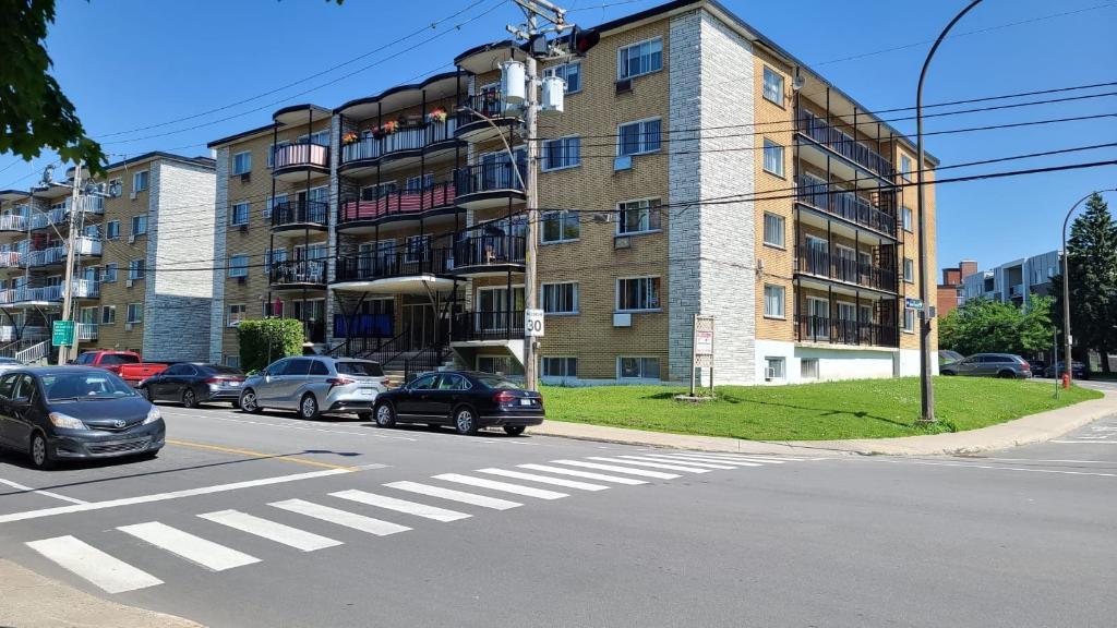 4 1/2 disponible avec poss. stationnement à Lachine Montréal - appartement / logement à louer 5