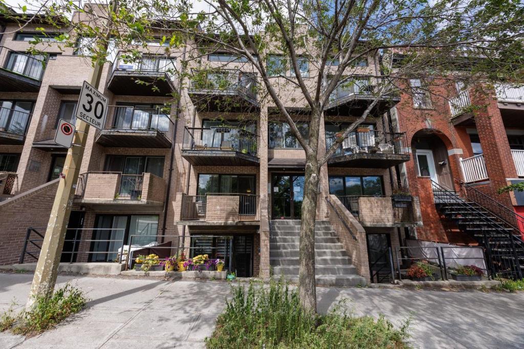 365 Avenue du Mont-Royal Ouest app. 102, Montréal, QC, Canada — photo 1