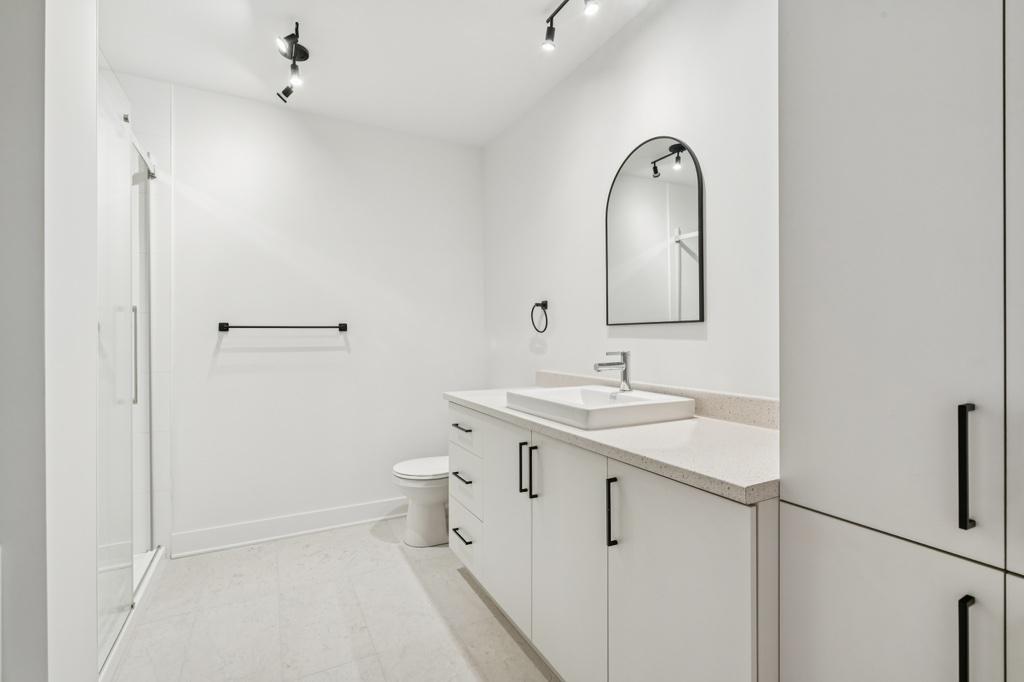 4 ½ SPACIEUX pratiquement  NEUF – VALLEYFIELD 1 mois gratuit cash 3