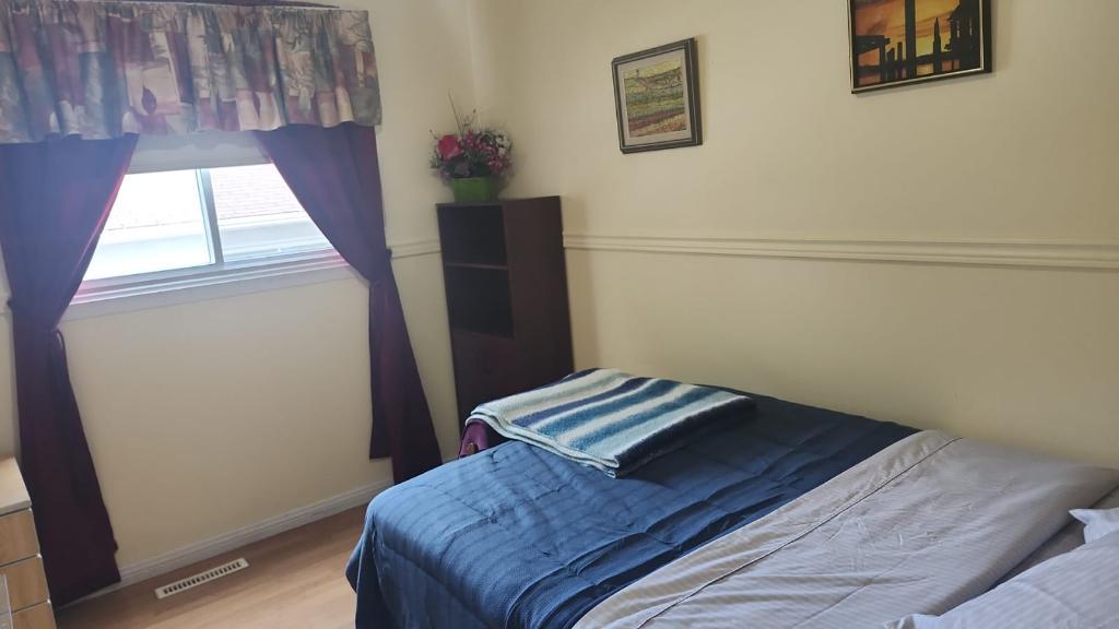 Chambre dans une maison meublée à louer à Laval/ Mois ou Semaine 3