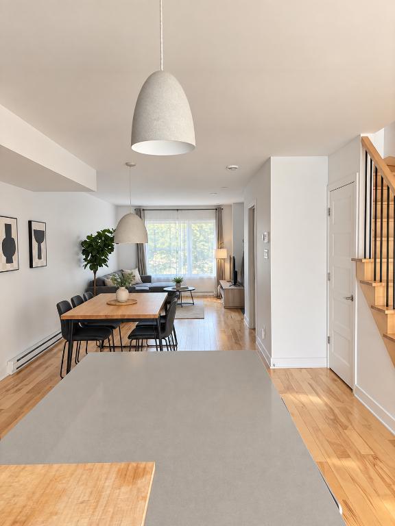 Condo sur deux étages 4 1/2 2