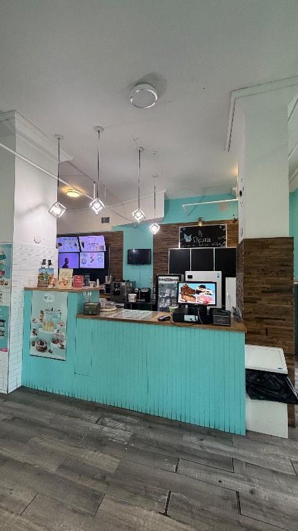2210 Rue Guy, Montréal, QC, Canada — photo 3
