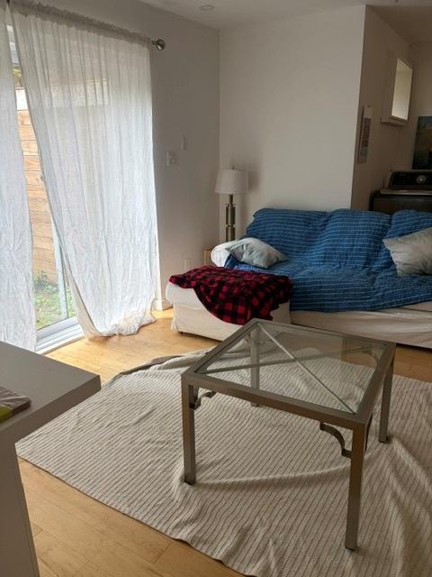Appartement à louer – 800 pi² 1 700 $/mois – Disponible dès maintenant H2L 3M7 – En face du parc La Fontaine, en plein cœur du Plateau Très bel appart 5