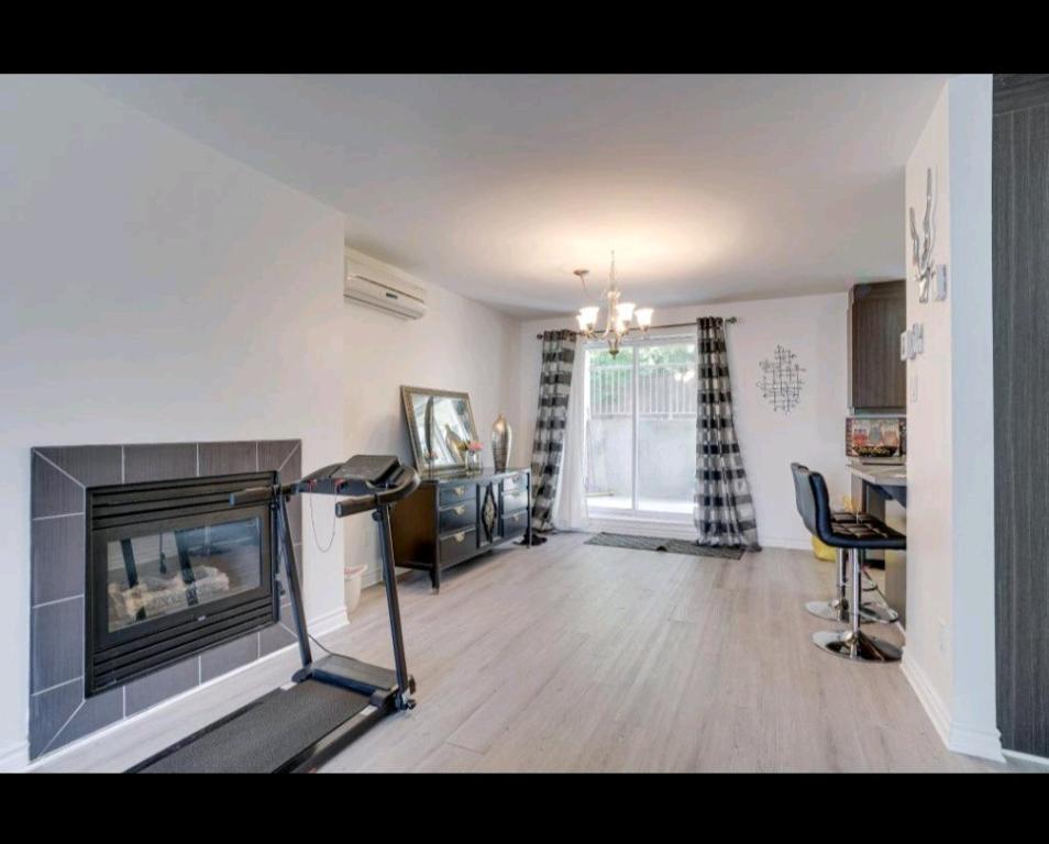 Spacieux 5 1/2 moderne à louer 4