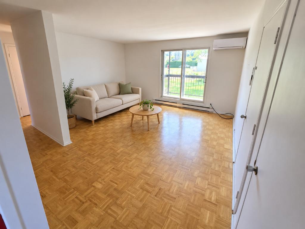 Description 🏡 **GRAND 5 ½ À LOUER – LIBRE IMMÉDIATEMENT!** 3