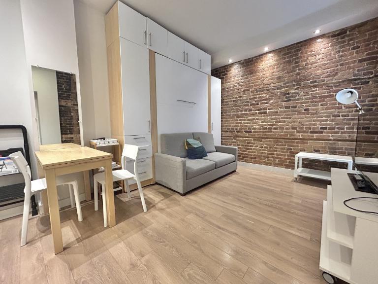 Loft studio entièrement meublé à louer Saint-Jean-Baptiste juillet 2026 2