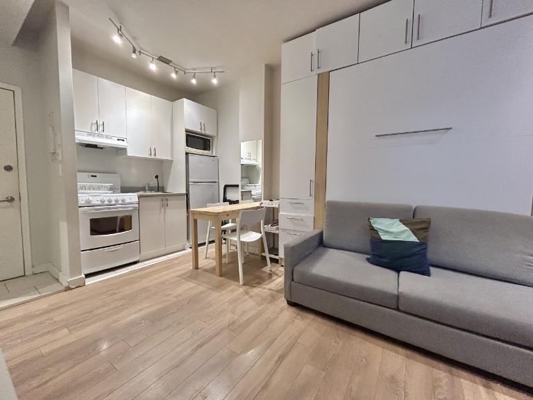 Loft studio entièrement meublé à louer Saint-Jean-Baptiste juillet 2026 3