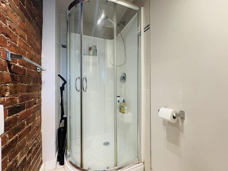 Loft studio entièrement meublé à louer Saint-Jean-Baptiste août 2026 5