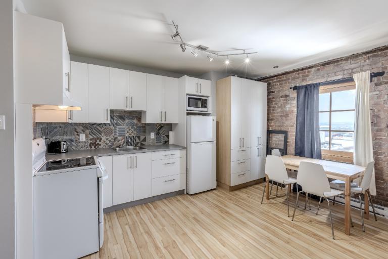 Loft studio entièrement meublé à louer Vieux-Québec juillet 2026 4