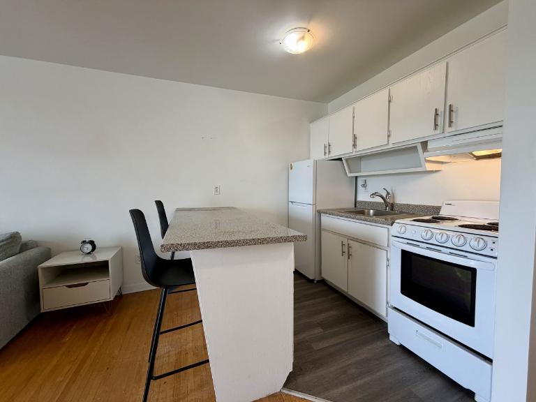 Loft studio entièrement meublé à louer Sainte-Foy septembre 2026 2