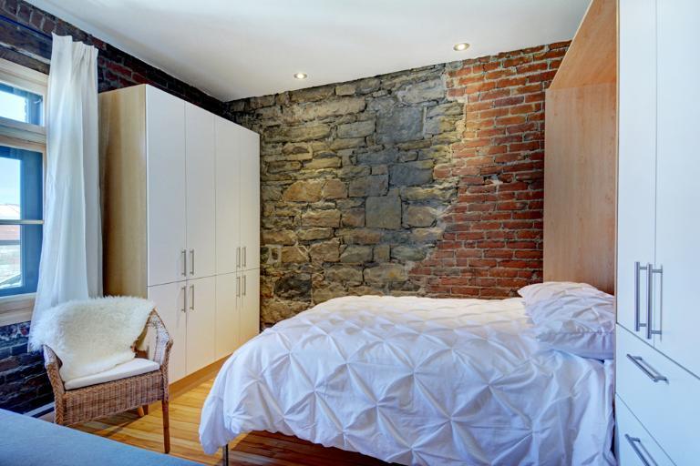 Loft studio entièrement meublé à louer Vieux-Québec juillet 2025 2
