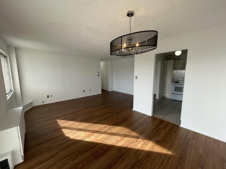 2 CH - 1 SDB - Côte Saint-Luc - $1,600 /mo 2