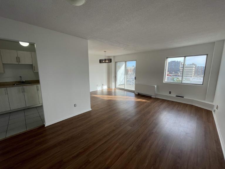 2 CH - 1 SDB - Côte Saint-Luc - $1,600 /mo 3