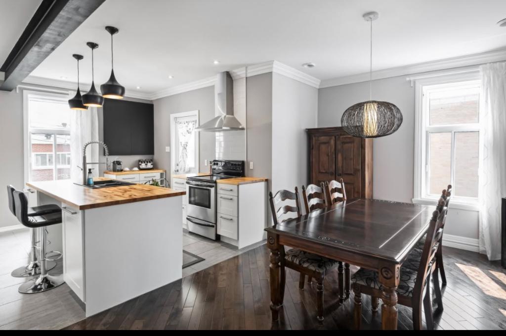 Montréal-Est | Appartement 2 000 pi² | 2 étages | Vue sur le fleuve | 2 350 $/mois