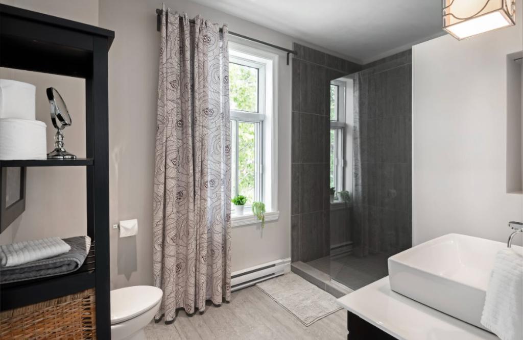 Montréal-Est | Appartement 2 000 pi² | 2 étages | Vue sur le fleuve | 2 350 $/mois 2