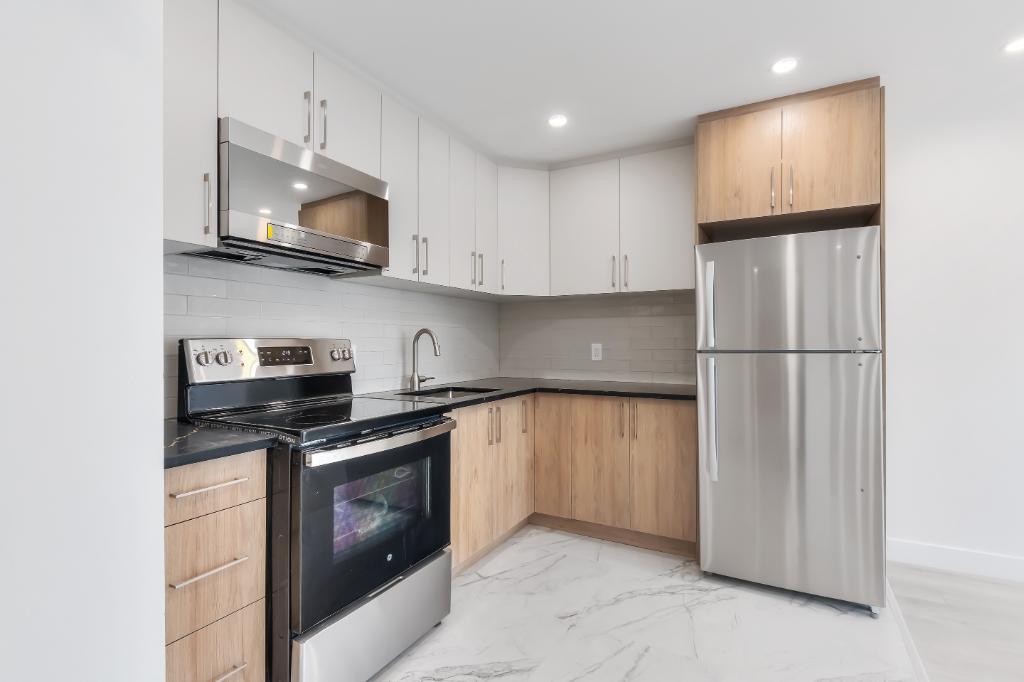 3 1/2 et 4 1/2 Condo style, tout compris, très grand, Pierrefonds 1595$ 4