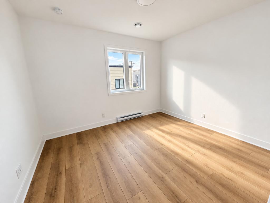5 1/2 NEUF 2025 à Granby - 3 chambres, 3e étage, A/C, animaux acceptés, borne VÉ 3
