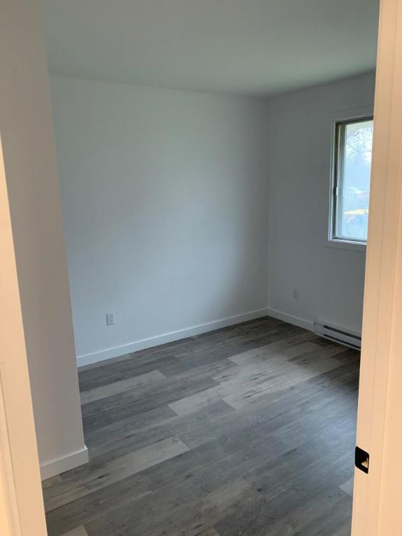 5 1/2 À LOUER - SAINT-EUSTACHE-APPARTEMENT À LOUER 5