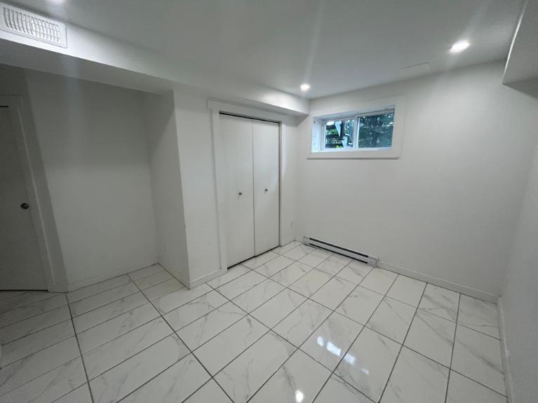 1 CH - 1 SDB - Québec - $975 /mo 5