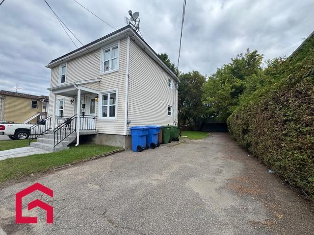 45 47 Rue Durocher — photo 2