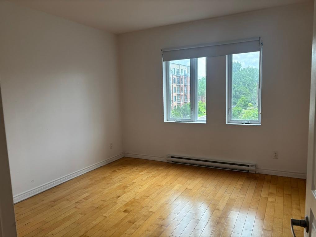 À QUI LA CHANCE! 4½ À 1 795 $ | 2 CHAMBRES |2 STATIONNEMENTS | 2 SALLES DE BAINS | GARAGE 4