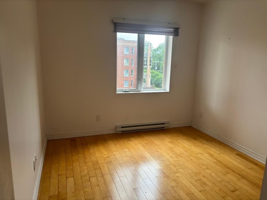 À QUI LA CHANCE! 4½ À 1 795 $ | 2 CHAMBRES |2 STATIONNEMENTS | 2 SALLES DE BAINS | GARAGE 5
