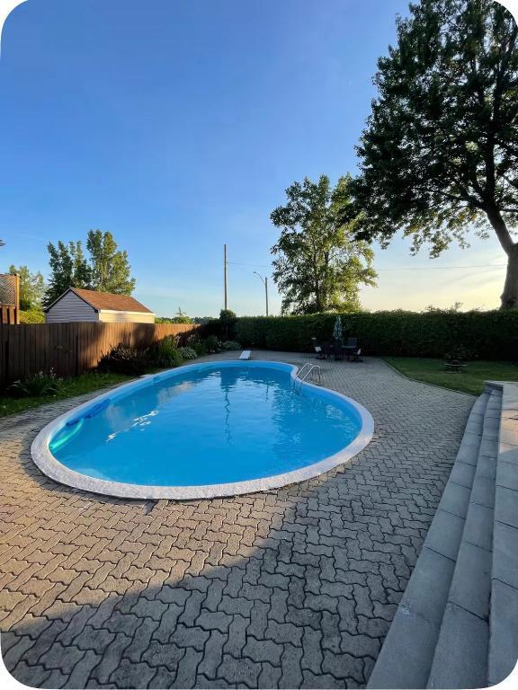 Logement paisible vue sur l’eau à Laval-Ouest 3