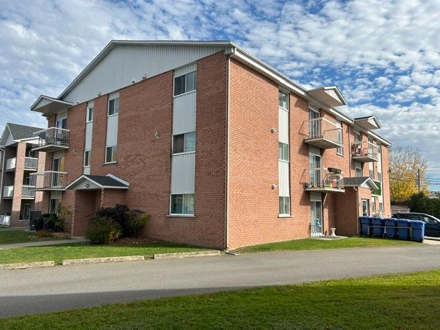 BEAU GRAND  4 1/2  a  GRANBY 2