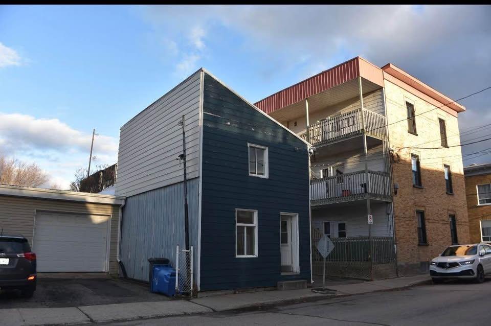 Maison meublée 2 chambres à louer – Quartier Saint-Sauveur 2