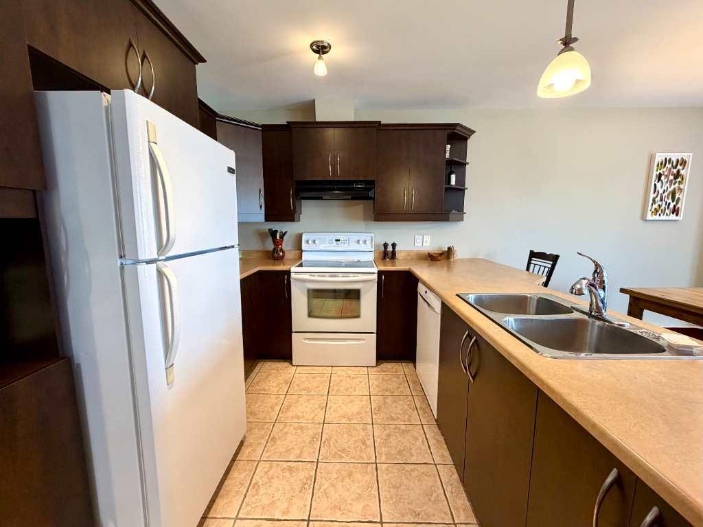 4 1/2 condo à louer Pointe-aux-trembles 4