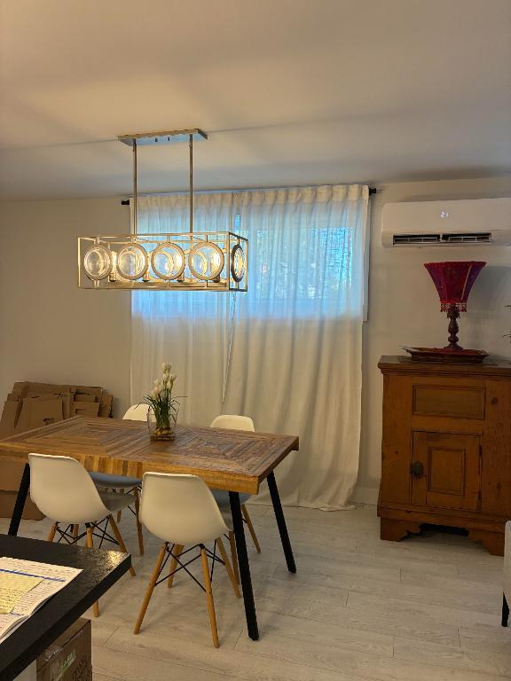 Grand logement  3 1/2, moderne et tout inclus, à Saint-Jean-sur-Richelieu 3