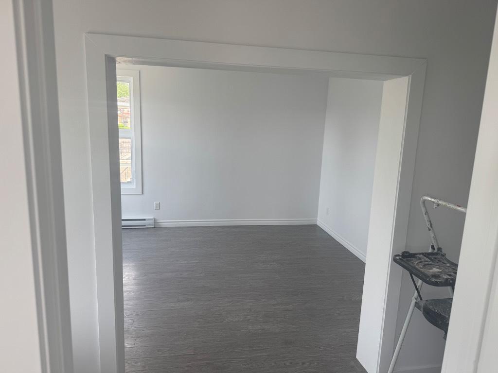 Logement 5 1/2 à louer au 2e étage 3