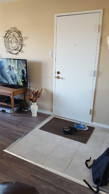 MAGNIFIQUE 4 1/2 ** 1er ÉTAGE ** RÉNOVER + MODERNE + À PIED CÉGEP MONTMORENCY + BEAU SECTEUR ET PAISIBLE + À VOIR + 3