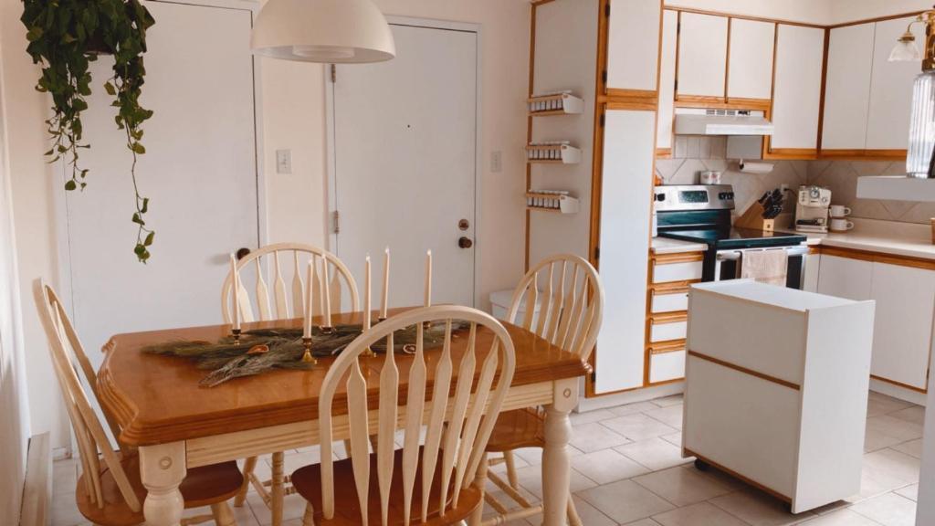 IMPECCABLE  4 1/2 ** 1 er ÉTAGE ** MODERNE ET RÉNOVER + BEAU SECTEUR + À PIED DU MÉTRO MONTMORENCY ++ À VOIR ++ 5