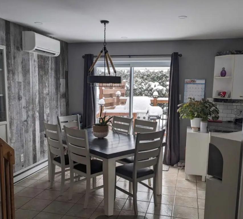 Maison 5 1/2 sur 2 étages 5