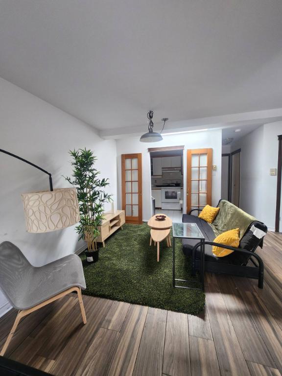 Chambre à louer, meublée ou non, tout inclus | Room for rent, furnished or unfurnished, all-inclusive 899 $/mois meublée · 799 $/mois non meublée