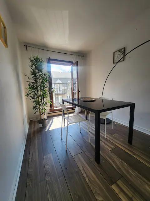 Chambre à louer, meublée ou non, tout inclus | Room for rent, furnished or unfurnished, all-inclusive 899 $/mois meublée · 799 $/mois non meublée 3