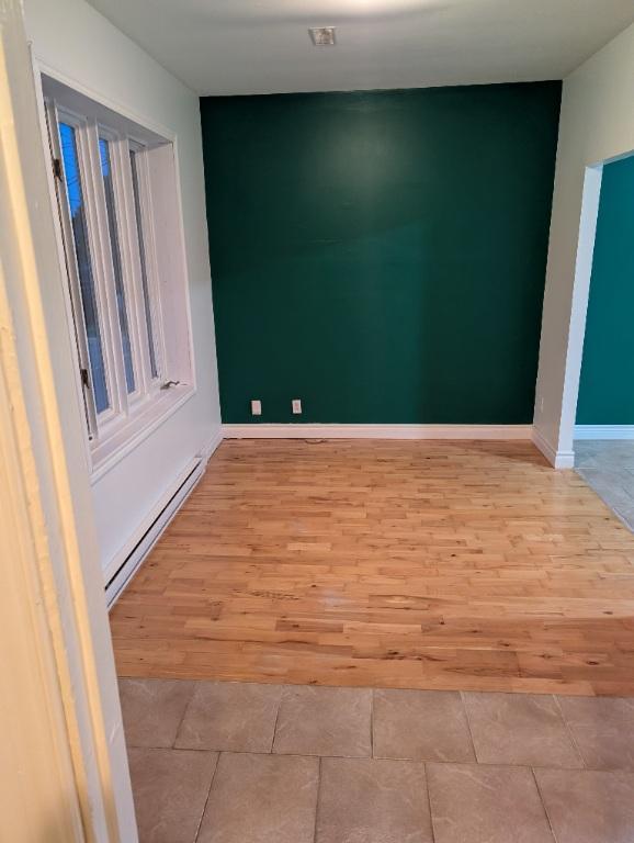 GRAND 6-1/2 A LOUER TRÈS PROPRE, RENOVÉ, SPACIEUX ET LUMINEUX  A SHAWINIGAN DISPONIBLE DÈS MAINTENANT CONTACTEZ NOUS 514-377-7407 5