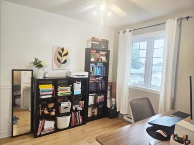 Condo à louer 4 ½ à Bois des Fillion, bel espace lumineux, 1 très grande chambre et une plus petite (idéal pour un bureau), entrée laveuse/sécheuse 5