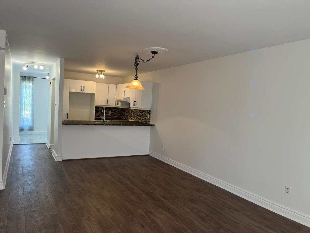Condo 4 1/2 sur 2 étages rénové Pointe-aux-Trembles Montréal - appartement à louer 4