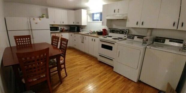 Près Cégep Garneau et Université pour étudiant(e) seulement immeuble non fumeur, aucun animal permis, dans appartement de 3 chambres au 2ième étage, p 2