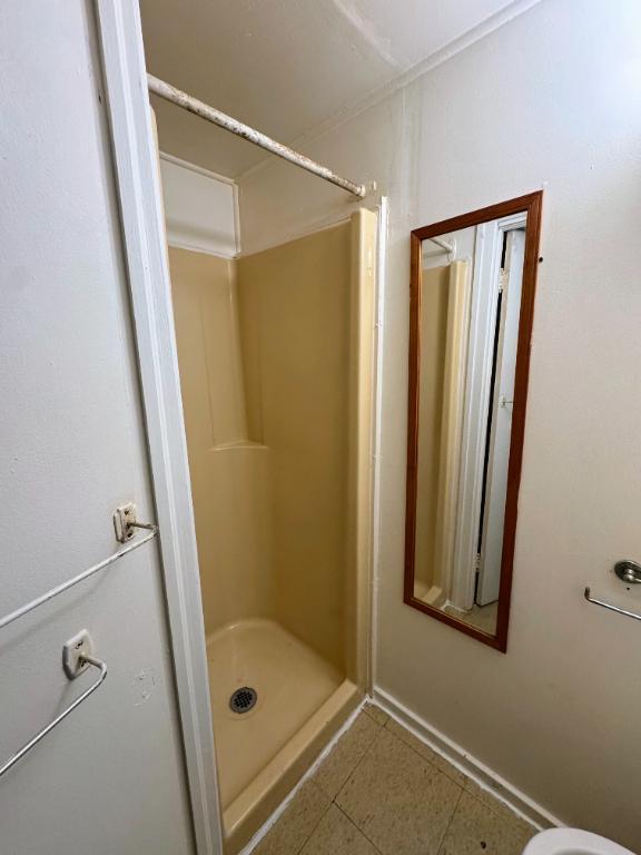 🏠 2½ à louer – 32-2, rue City, Granby 5