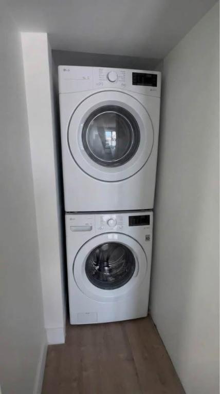 3 CH - 1 SDB - Longueuil - $1,975 /mo 3