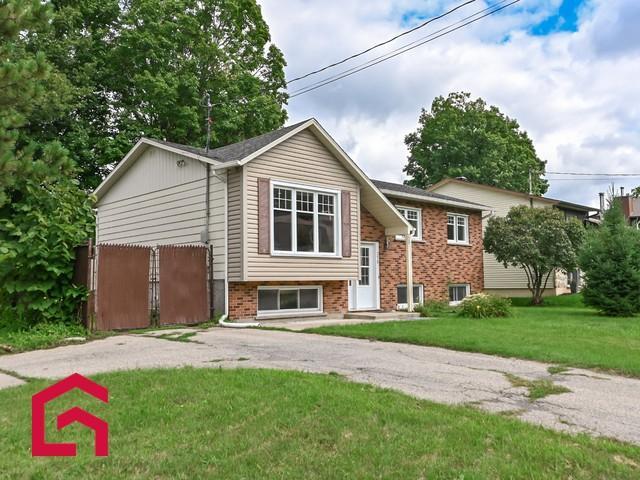 379 18e Avenue — photo 3