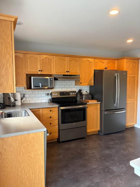 Grand logement 4 ½ - 2 chambres et 1 salle de bain 4